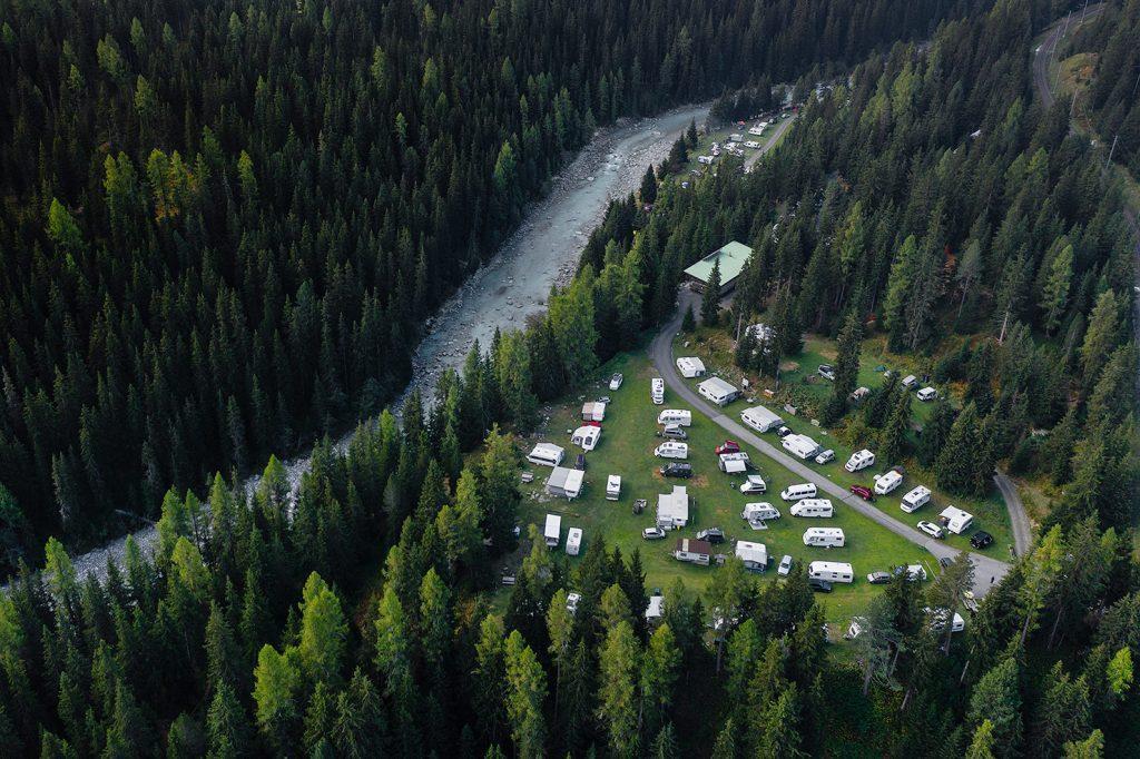 campingplatz-engadin-camping-chapella-von-oben