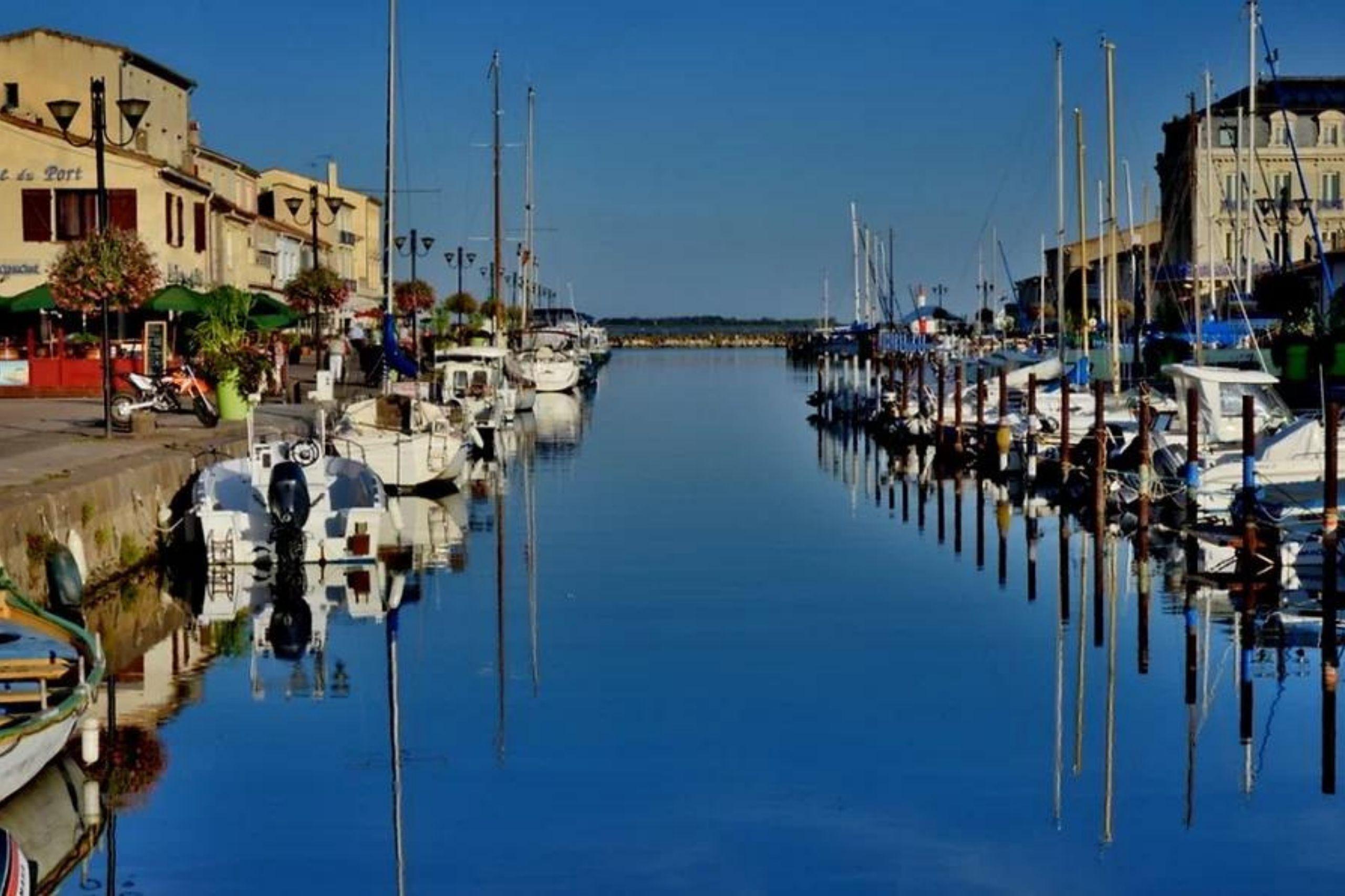 Bei einem Spaziergang am Hafen von Marseillan spürt man die südfranzösische Lebensfreude. 
