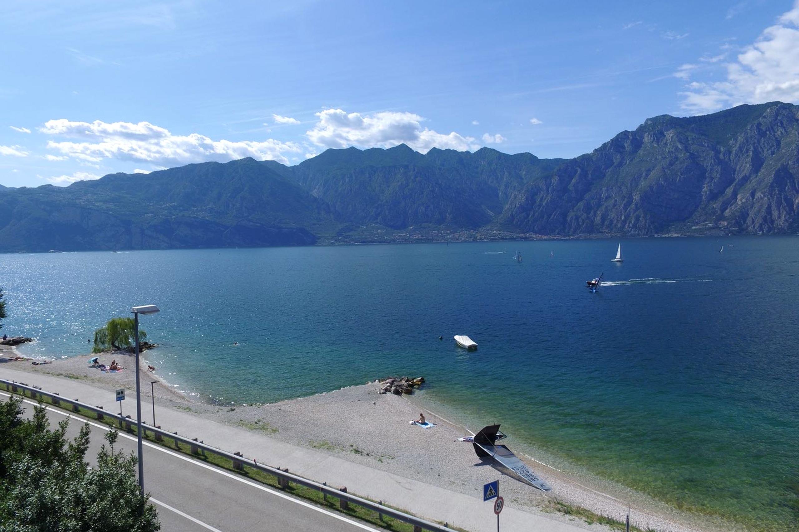 En storslået udsigt over Gardasøen for gæsterne på Camping Azzurro. Copyright: Camping Azzurro