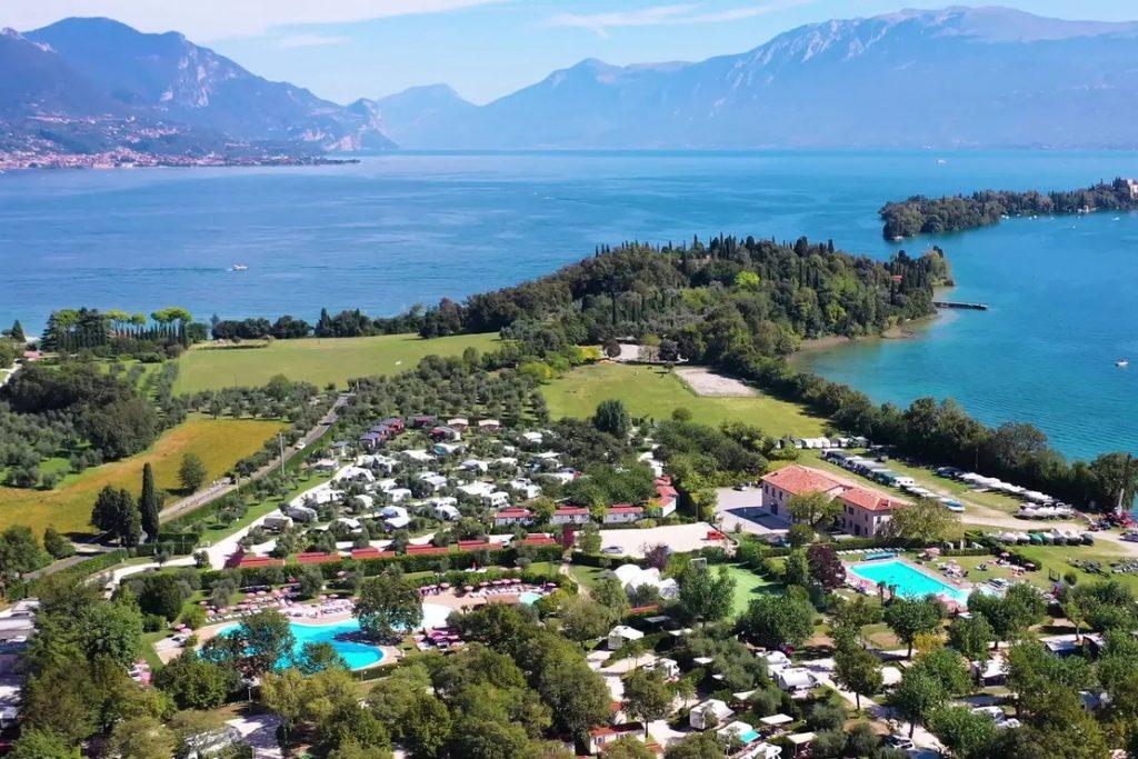 The Fornella campsite is located directly by Lake Garda. Copyright: Fornella Camping & Wellness Family Resort 