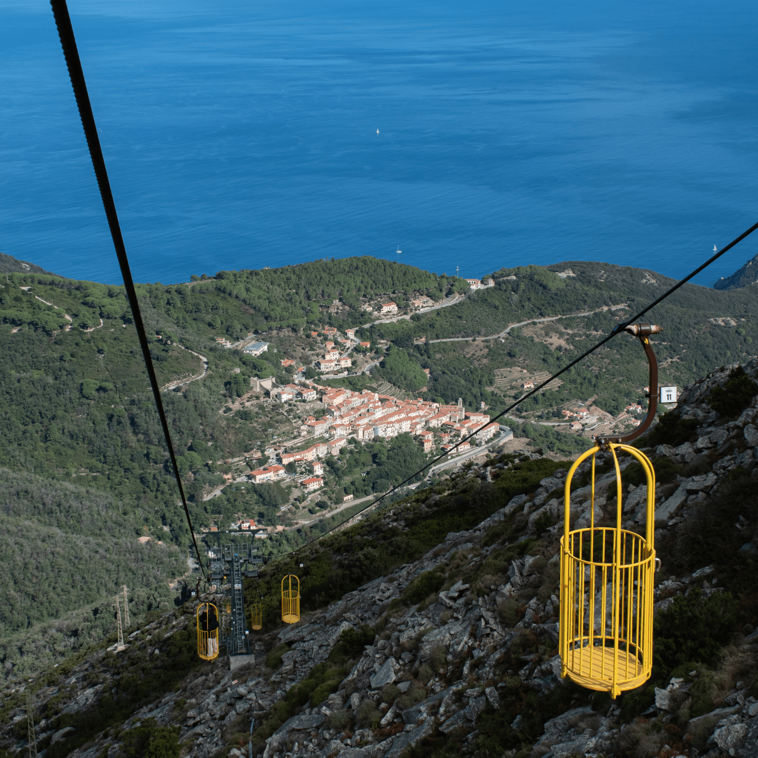 Mit der Seilbahn auf den höchsten Berg Elbas - den Monte Capanne - zu fahren, ist ein echtes Erlebnis.