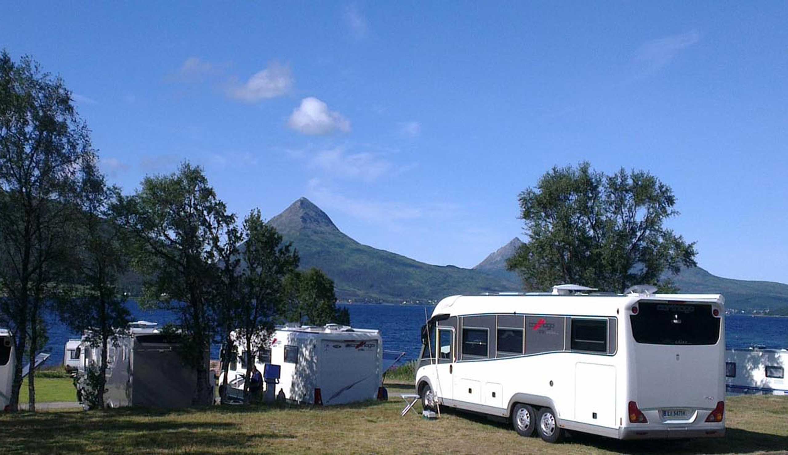 Fjordbotn Campingissä sinua ympäröivät kauniit näkymät. Copyright: Fjordbotn Camping