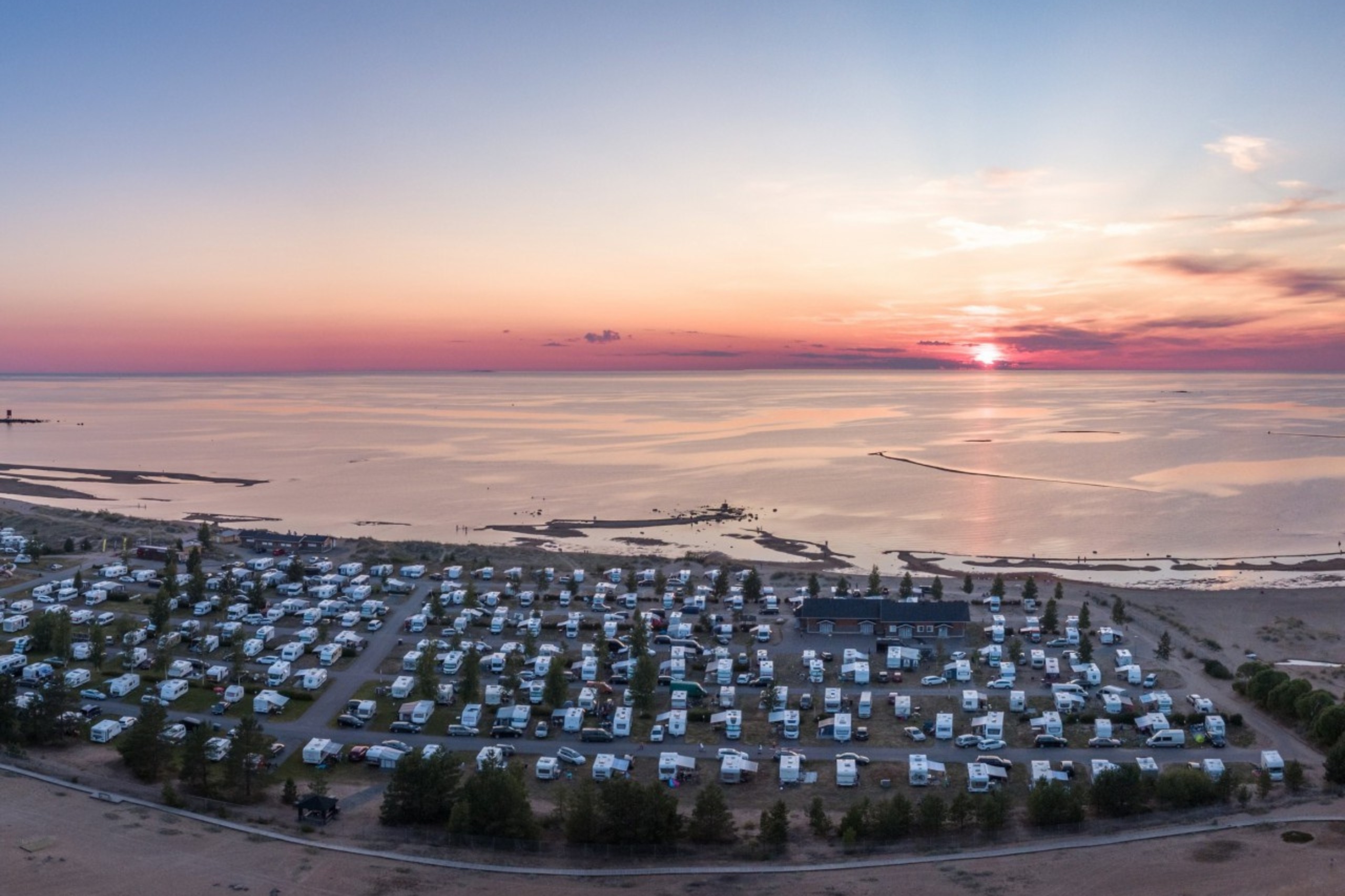 Beach and ocean as far as the eye can see. Kalajoki Camping is beautifully located by the beach. 