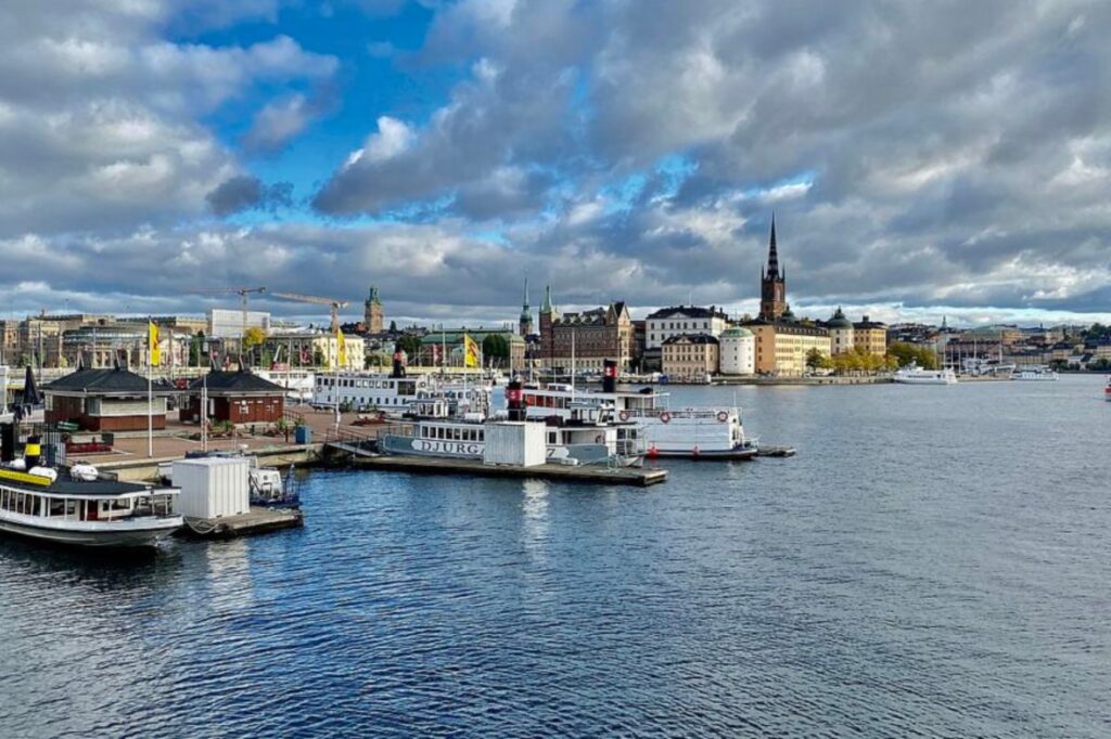 Långholmenin matkailuautoleirintäalueella olet lähellä kaikkea, mihin haluat päästä Tukholman keskustassa.