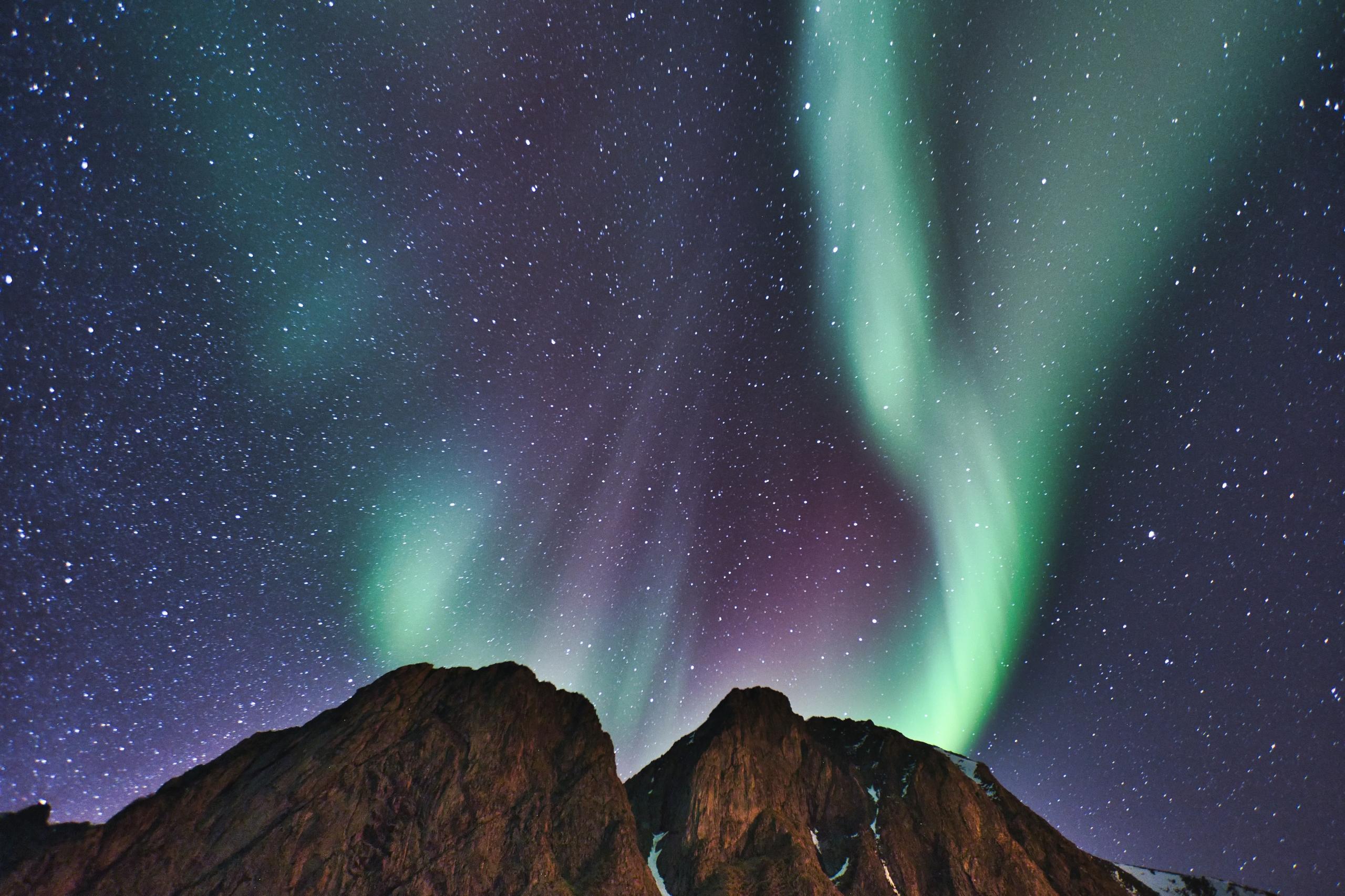 Die Nordlichter können in Norwegen ab Mitte August am Himmel erscheinen - und sind schlicht atemberaubend.