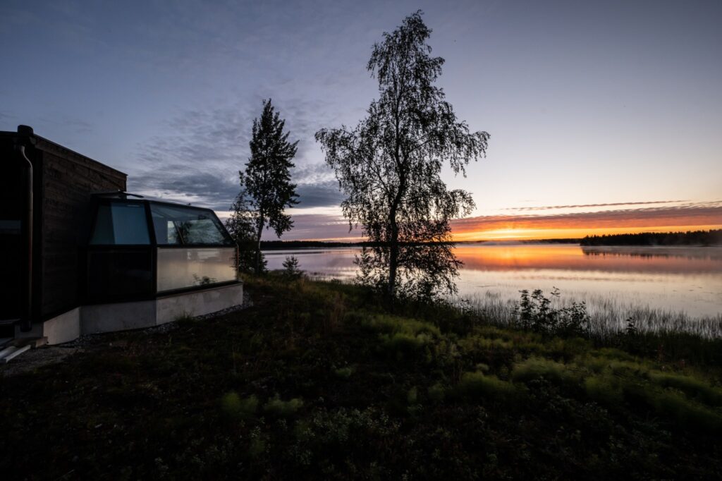 Finland kalles landet med tusenvis av innsjøer - og en av dem ligger i Camping Wildlife Park. Copyright: Ranua Resort