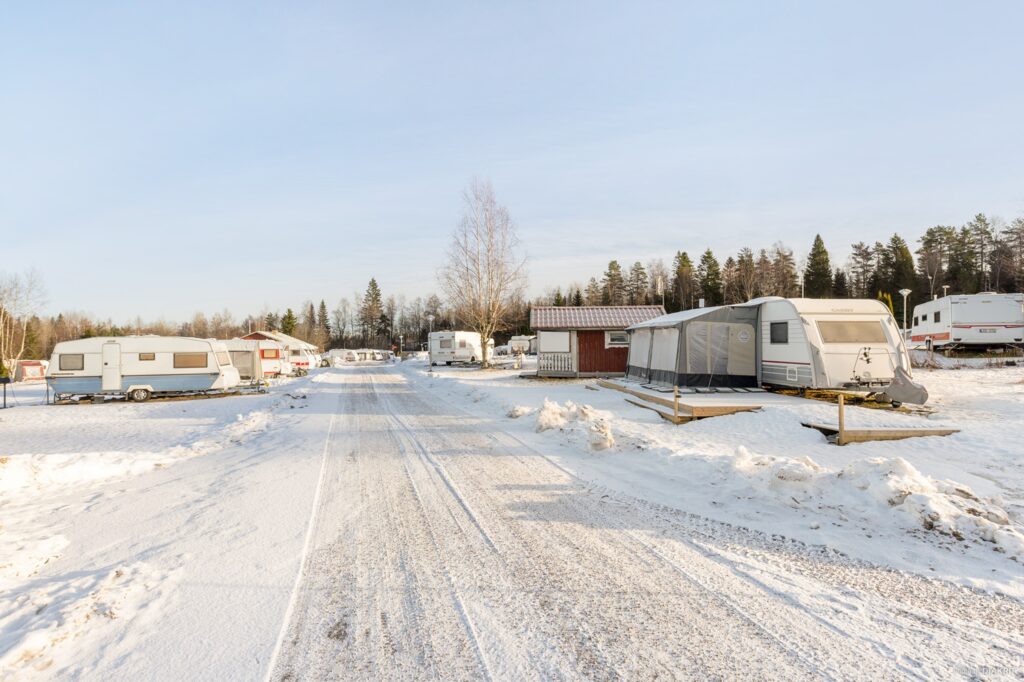 Vintercamping er populært på First Camp Ånnaboda - Örebro. Copyright: First Camp