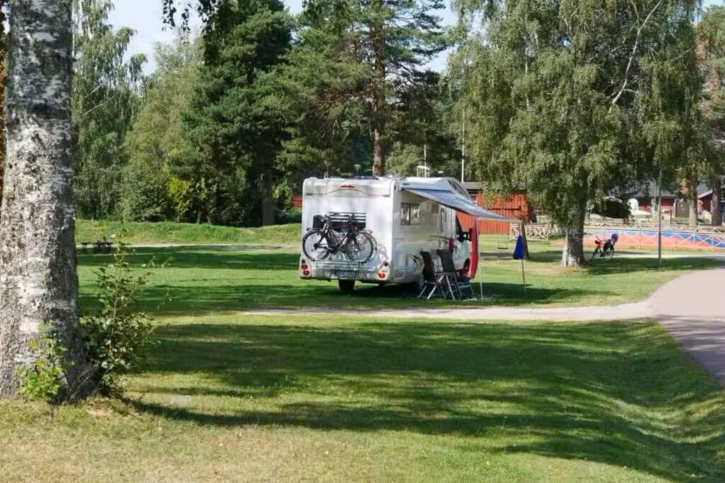 På First Camp Moraparken - Dalarna finns natursköna campingplatser. Copyright: Pincamp.de