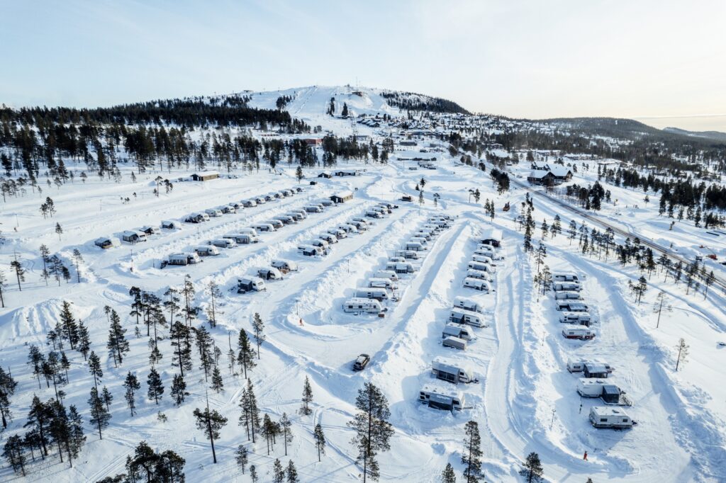Mange vintercampister på Idre Fjäll Camping. Copyright: Idre Fjäll