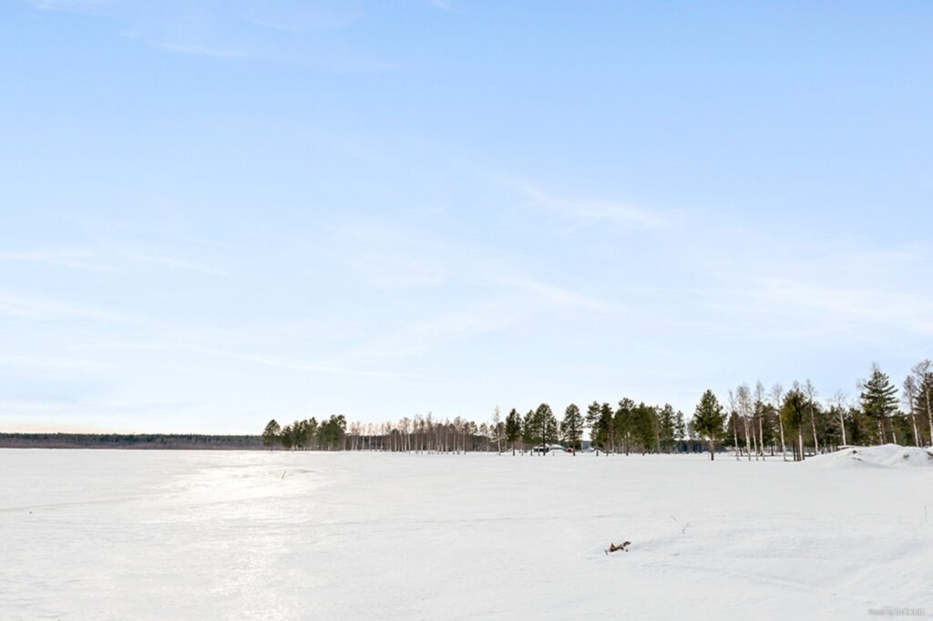 Om vinteren kan du stå på ski og skøjte i det omkringliggende område. Copyright: First Camp