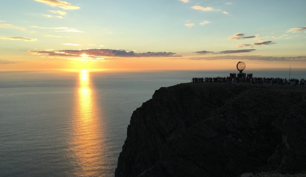The globe on the cliff of the North Cape was erected in 1978 and is considered the symbol of the global meeting point on the Cape. Copyright: Nordkapp Camping