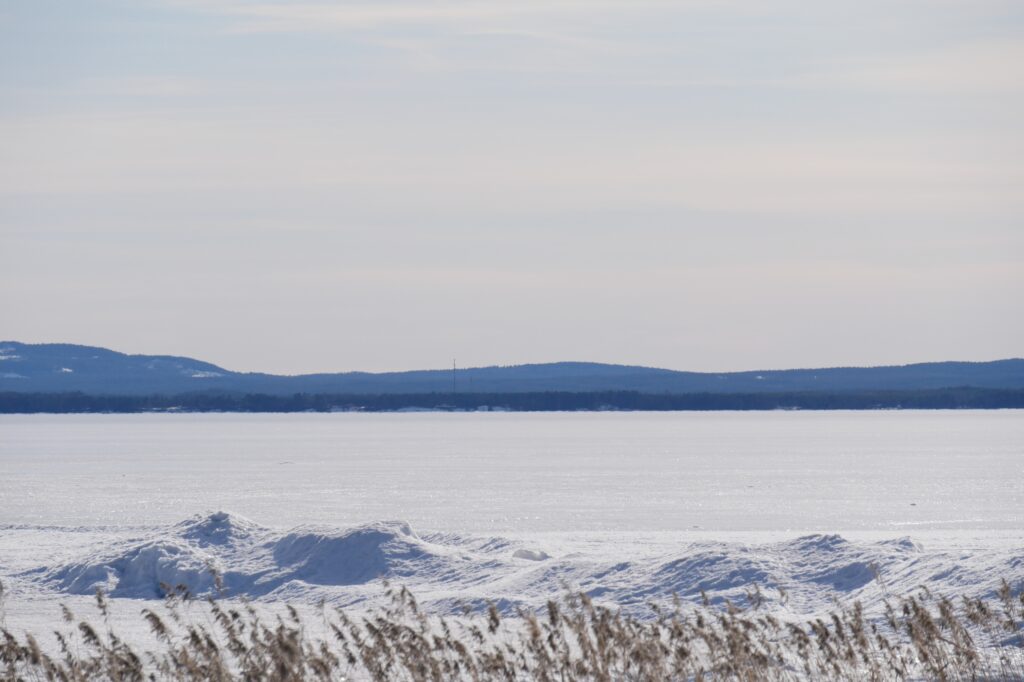 Vinteren byder på smukke udsigter i Dalarna. Copyright: First Camp