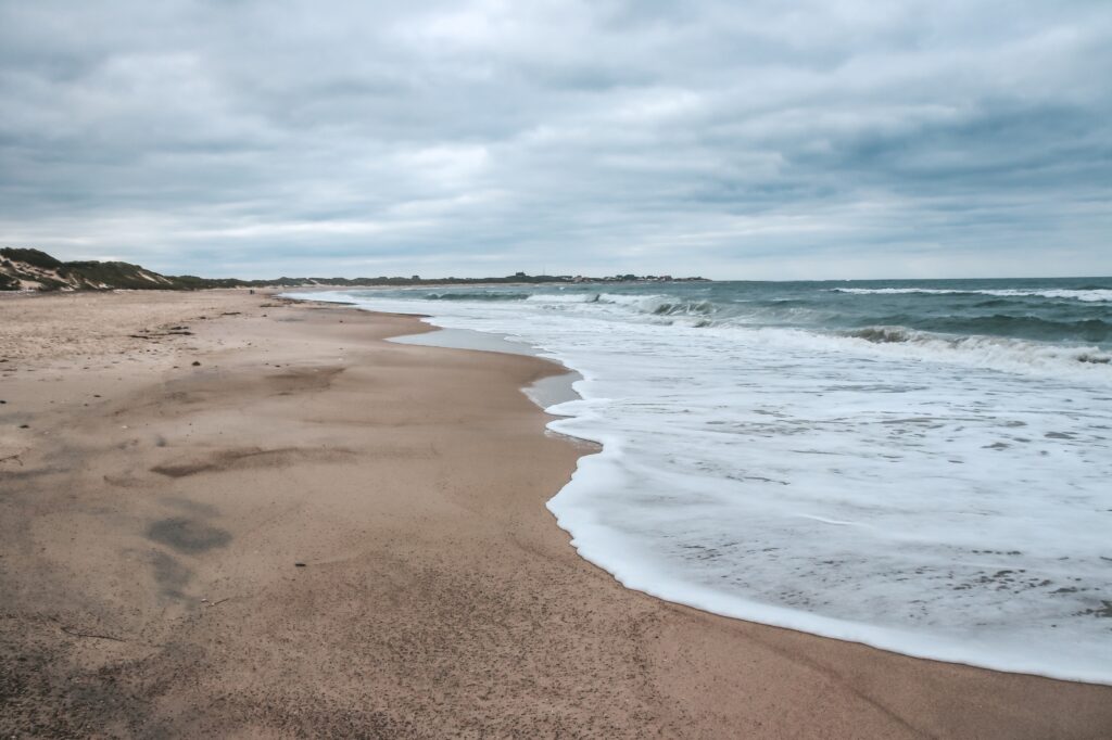The beaches in Denmark are often kilometres long and so secluded that you can easily find a quiet spot. Copyright: Marielle Janotta
