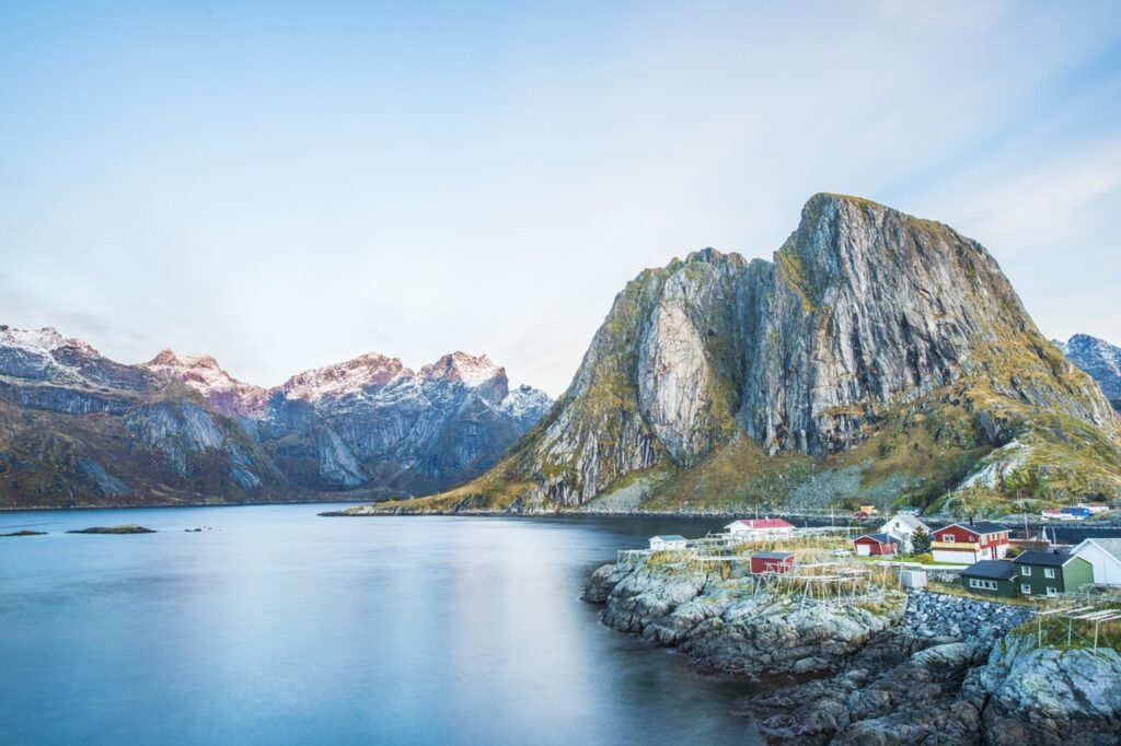 Lofoten offers beautiful views, at all times of the year. Copyright: Pixabay