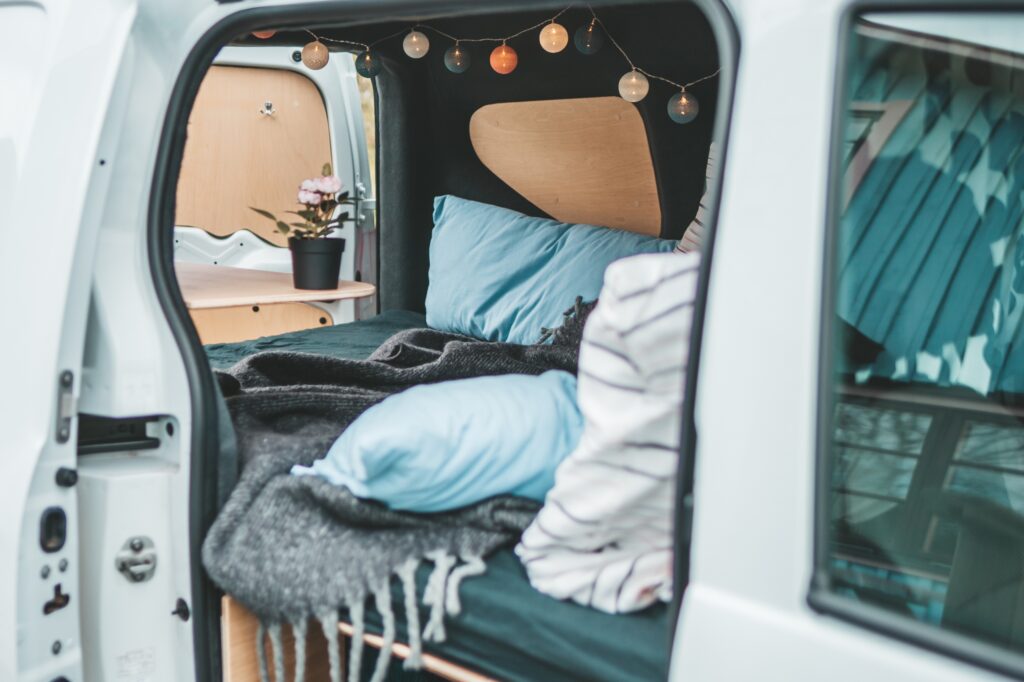 En pakkeliste vil hjælpe dig med forberedelsen, så du kan tage afsted på din campingtur på en afslappet måde. Copyright: Marielle Janotta