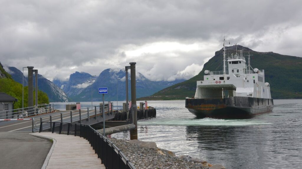 Un ferry à destination de Kjerringøy en Norvège.