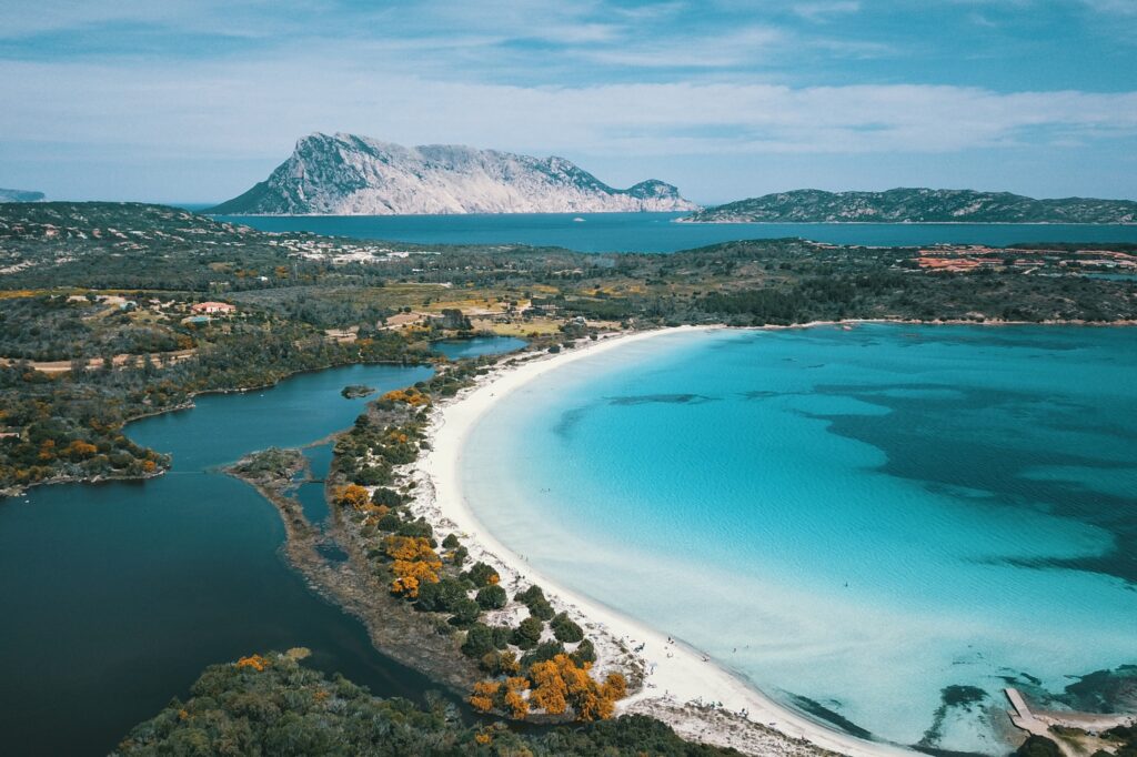Cala Brandinchi-stranden - en av mange på Sardinia som kanskje setter enkelte karibiske strender i skyggen.