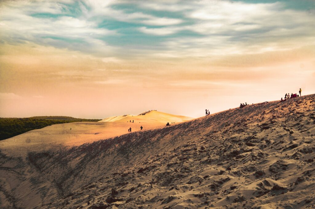 La plus haute dune de sable d'Europe: la Dune du Pilat. Copyright: Maxime Courjault, Unsplash.com