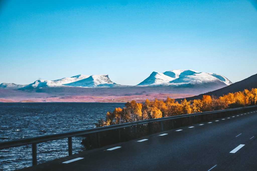 In Schweden gibt es Mautgebühren für Brücken und zwei Städte, ansonsten hast du freie Fahrt. Copyright: Marielle Janotta