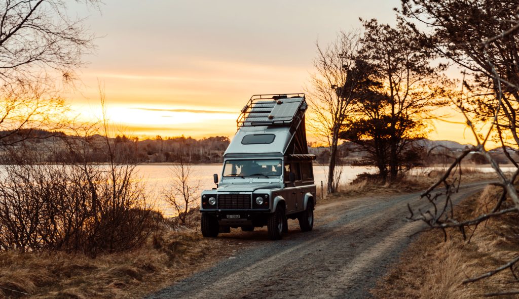 wildcamping-landrover-see